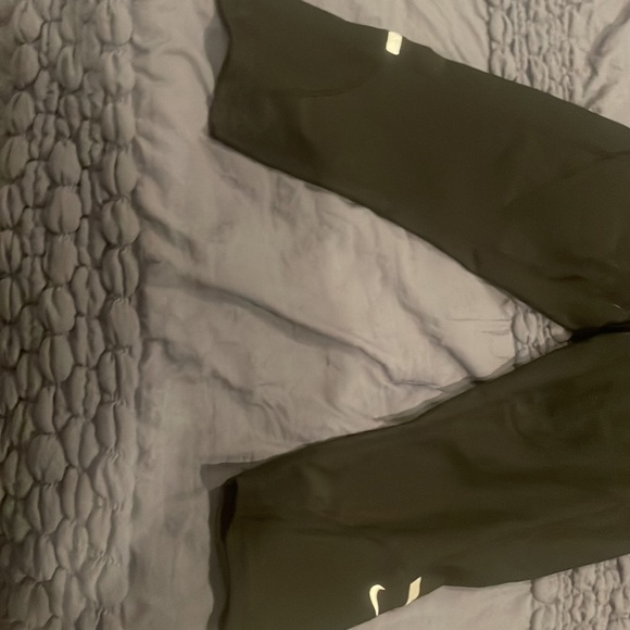 Nike Leggings - Picture 2 of 4